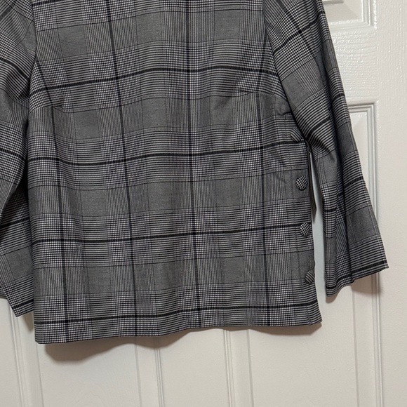 Vince Camuto Black and White Plaid Blouse - Picture 5 of 6